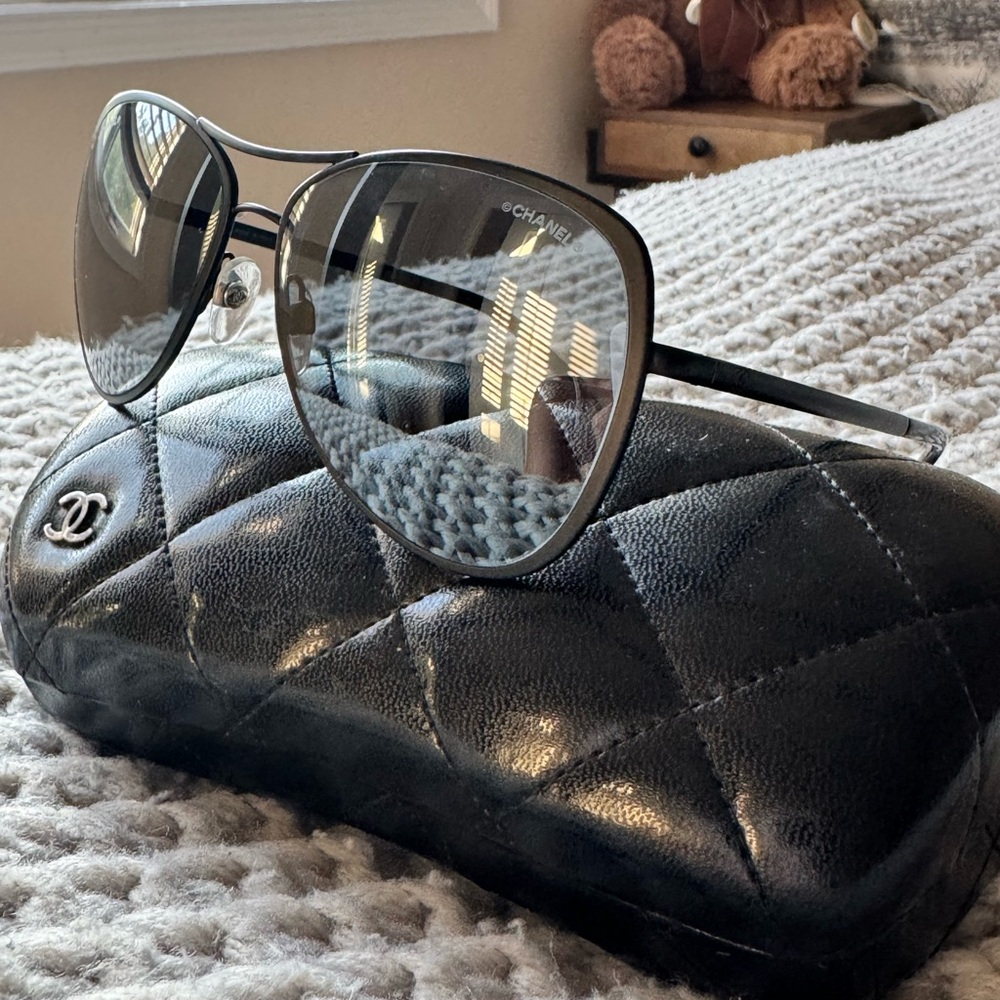 CHANEL Black Aviator Sunglasses